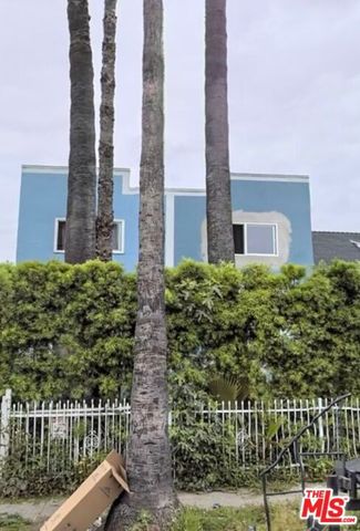 807 W 50th Street, Los Angeles, CA 90037