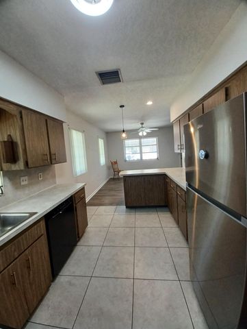 520 W Branch Street, Lantana, FL 33462