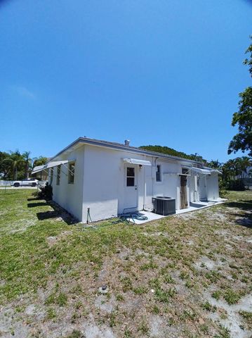 520 W Branch Street, Lantana, FL 33462