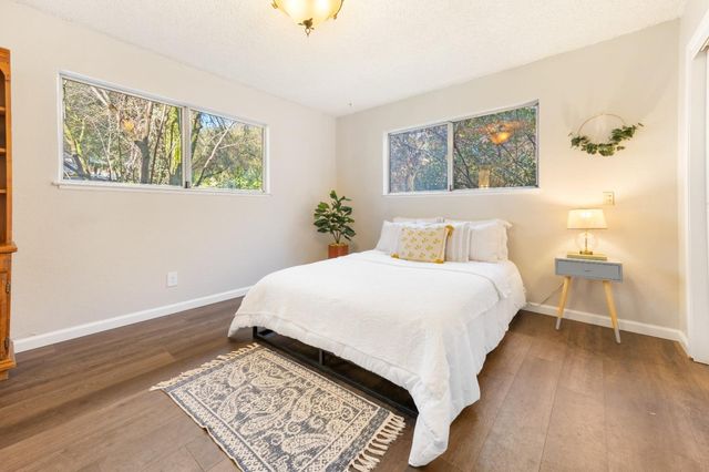 16310 Dry Creek Ln, Grass Valley, CA 95949