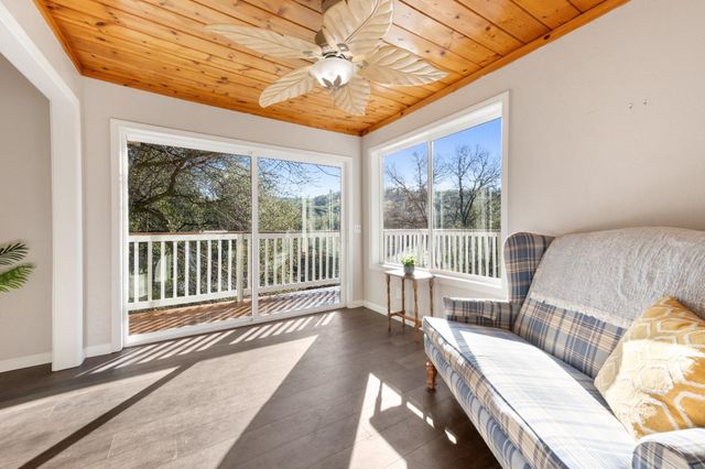 16310 Dry Creek Ln, Grass Valley, CA 95949