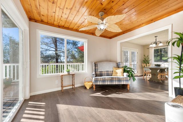 16310 Dry Creek Ln, Grass Valley, CA 95949