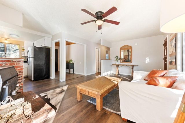 16310 Dry Creek Ln, Grass Valley, CA 95949