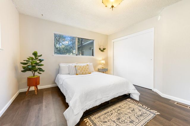 16310 Dry Creek Ln, Grass Valley, CA 95949