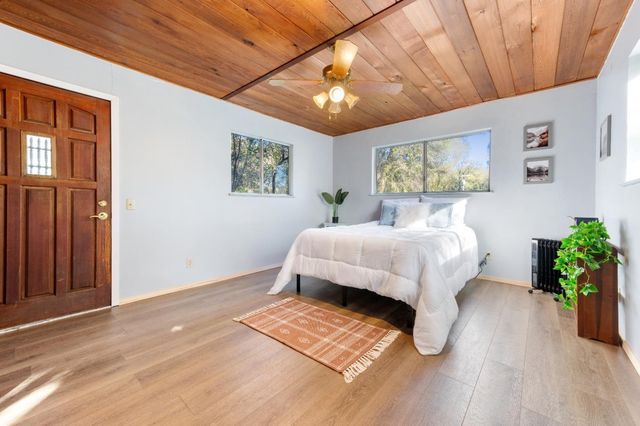 16310 Dry Creek Ln, Grass Valley, CA 95949