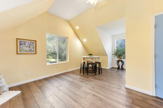 16310 Dry Creek Ln, Grass Valley, CA 95949