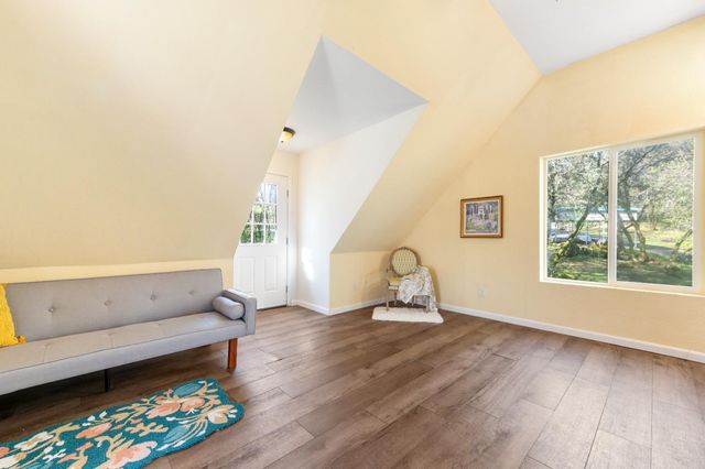 16310 Dry Creek Ln, Grass Valley, CA 95949