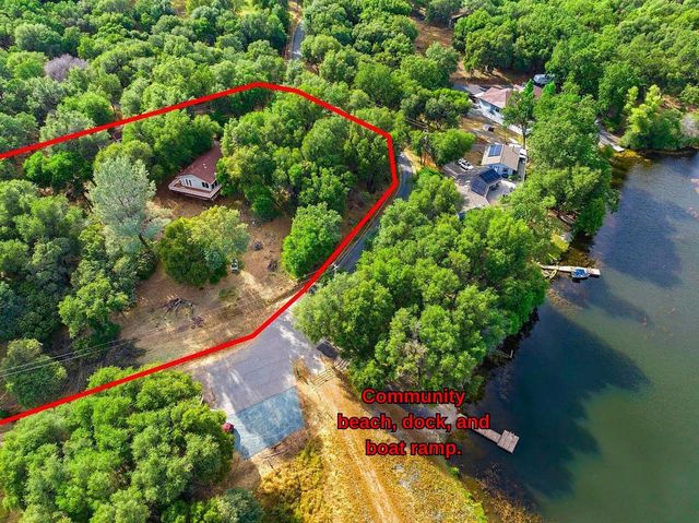 16310 Dry Creek Ln, Grass Valley, CA 95949