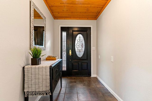 16310 Dry Creek Ln, Grass Valley, CA 95949