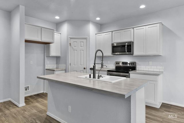 4578 W Silver River, Meridian, ID 83646