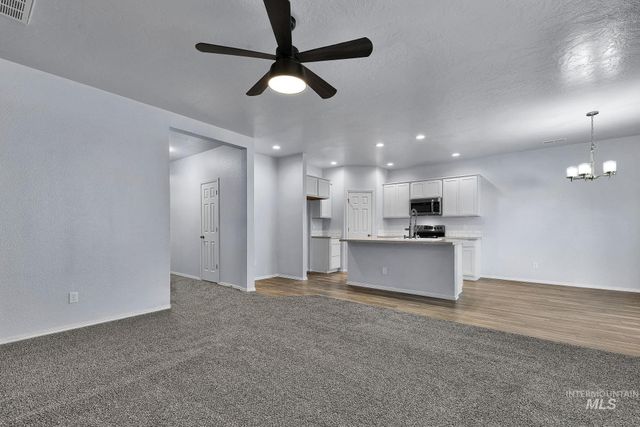 4578 W Silver River, Meridian, ID 83646