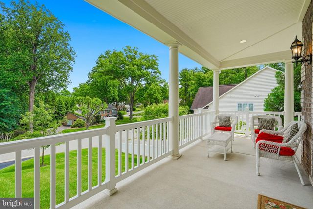 7821 OLD FALLS RD, Mclean, VA 22102