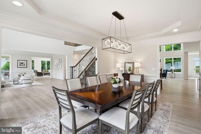 7821 OLD FALLS RD, Mclean, VA 22102