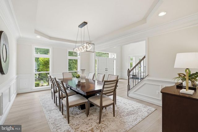 7821 OLD FALLS RD, Mclean, VA 22102