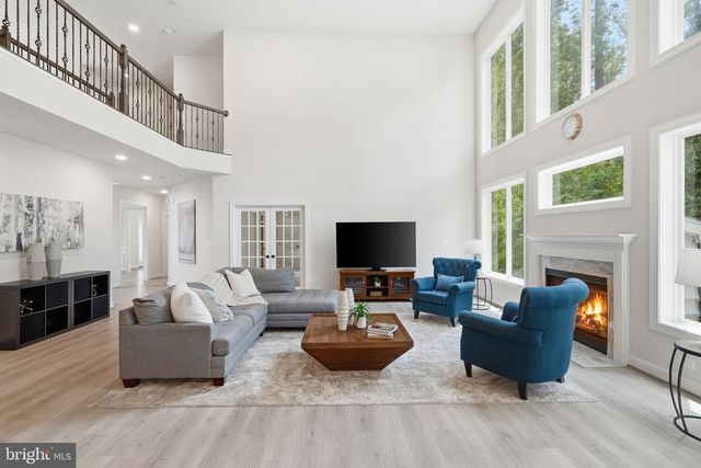 7821 OLD FALLS RD, Mclean, VA 22102