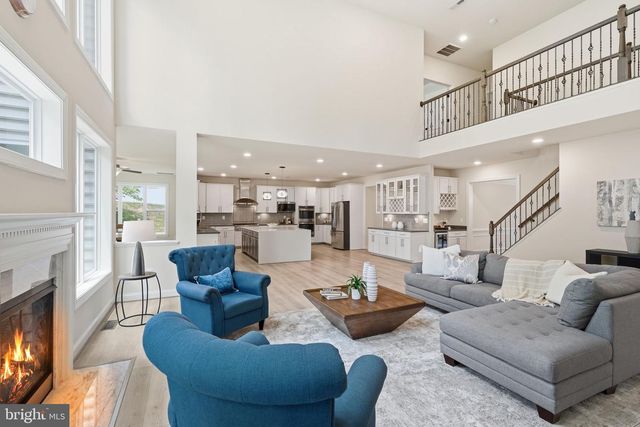 7821 OLD FALLS RD, Mclean, VA 22102