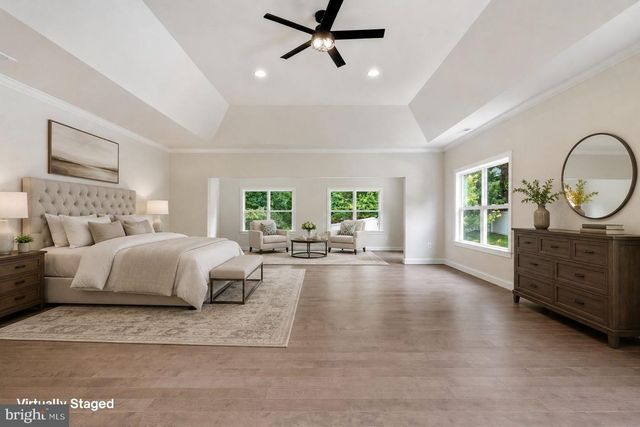 7821 OLD FALLS RD, Mclean, VA 22102