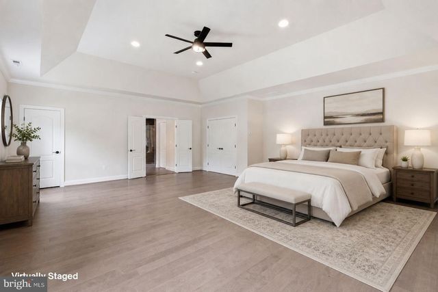 7821 OLD FALLS RD, Mclean, VA 22102