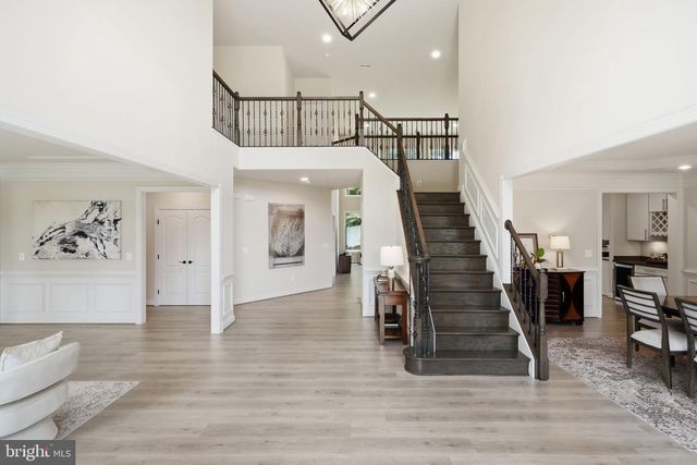 7821 OLD FALLS RD, Mclean, VA 22102