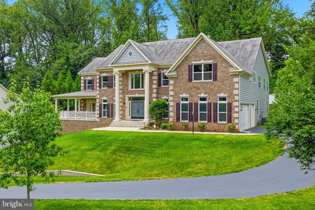 7821 OLD FALLS RD, Mclean, VA 22102