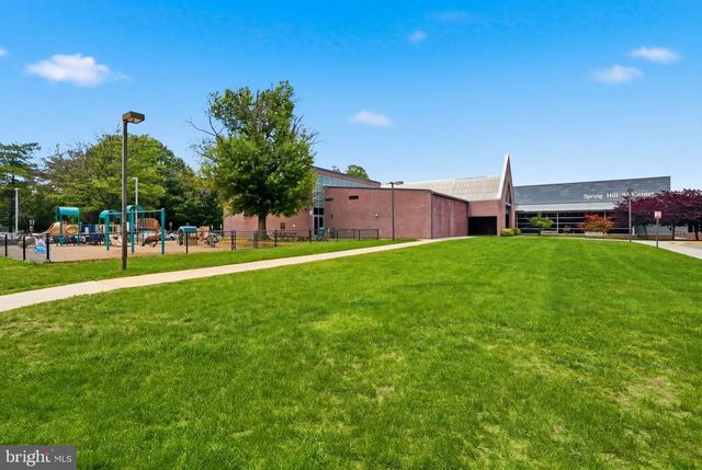 7821 OLD FALLS RD, Mclean, VA 22102