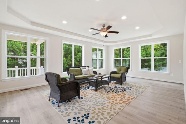 7821 OLD FALLS RD, Mclean, VA 22102