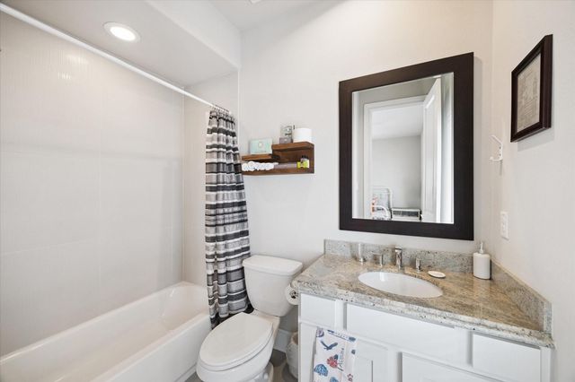 2006 Lou Ellen Lane H, Houston, TX 77018