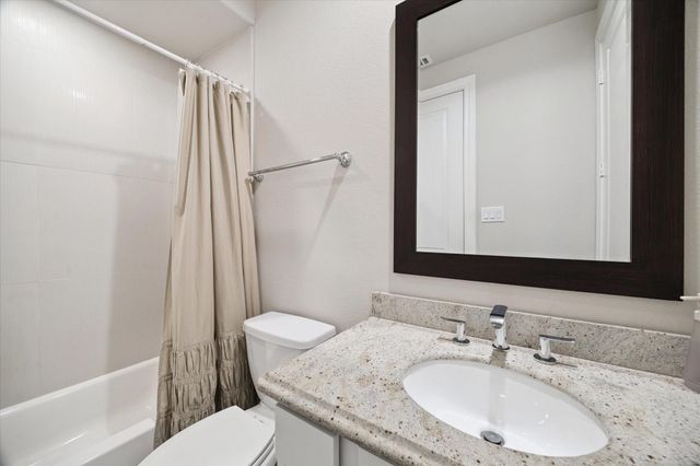 2006 Lou Ellen Lane H, Houston, TX 77018