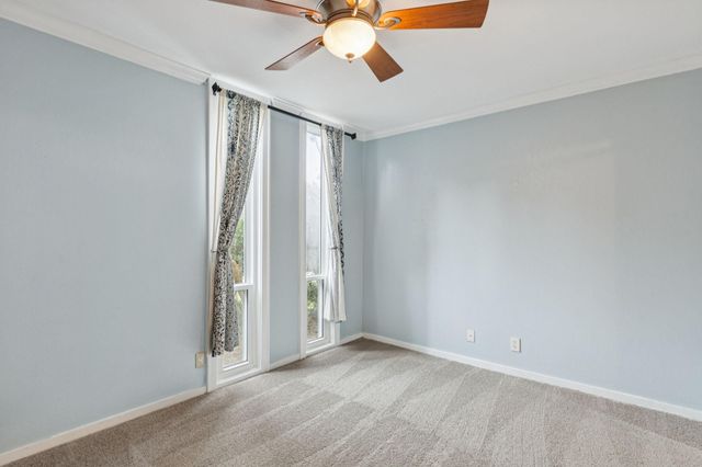 2194 Twin Lakes Boulevard, West Columbia, TX 77486