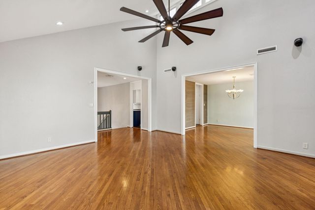 2194 Twin Lakes Boulevard, West Columbia, TX 77486