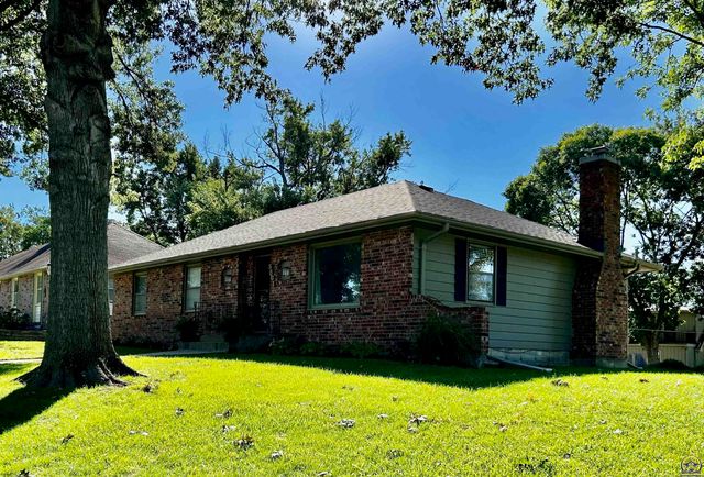5861 SW 27th TER, Topeka, KS 66614