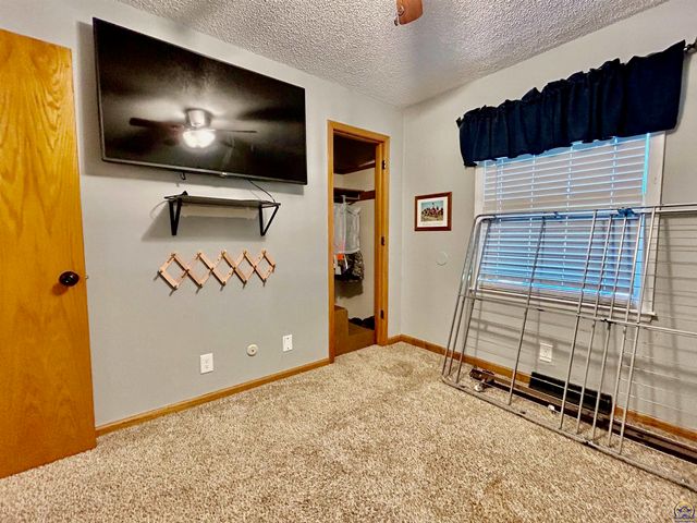5861 SW 27th TER, Topeka, KS 66614