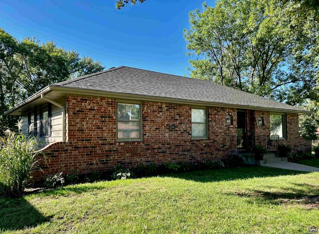 5861 SW 27th TER, Topeka, KS 66614