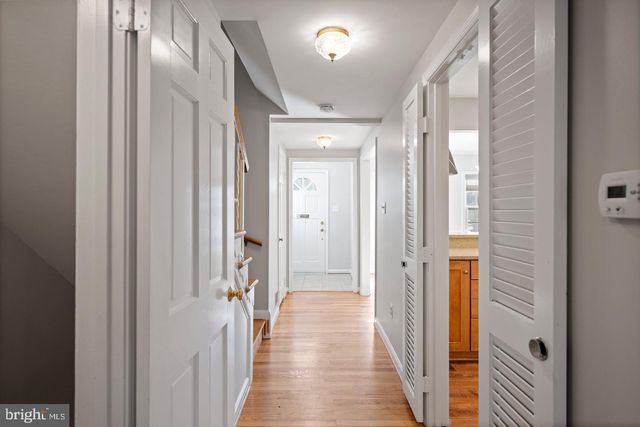 1106 BRENTFIELD DR, Mclean, VA 22101