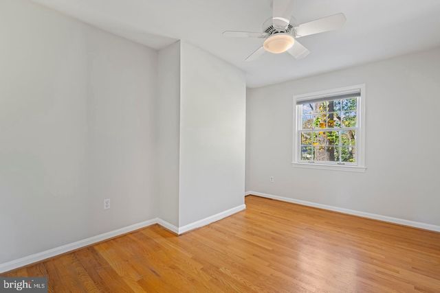 1106 BRENTFIELD DR, Mclean, VA 22101