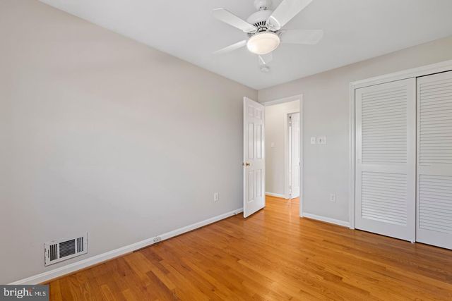 1106 BRENTFIELD DR, Mclean, VA 22101