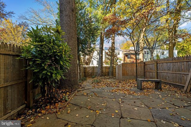 1106 BRENTFIELD DR, Mclean, VA 22101