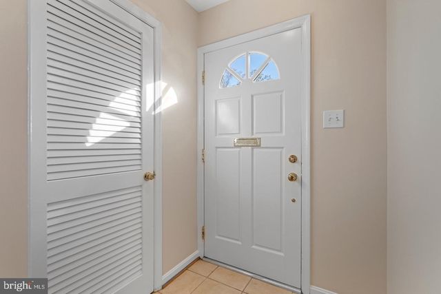 1106 BRENTFIELD DR, Mclean, VA 22101