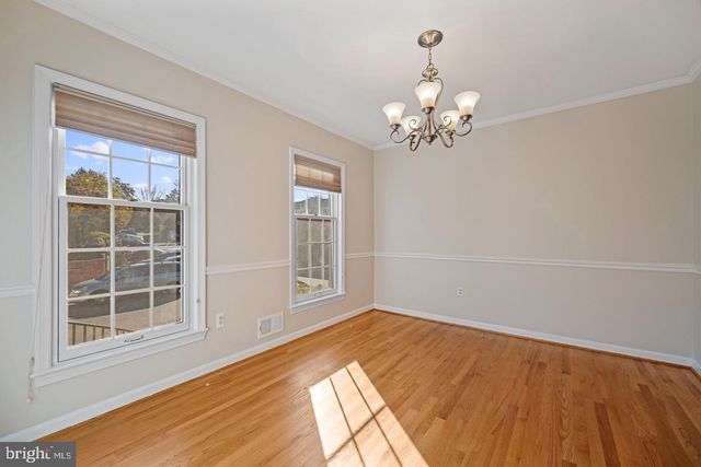 1106 BRENTFIELD DR, Mclean, VA 22101