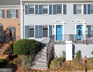 1106 BRENTFIELD DR, Mclean, VA 22101