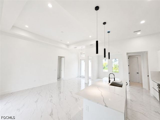 1403 NE 19th TER, Cape Coral, FL 33909