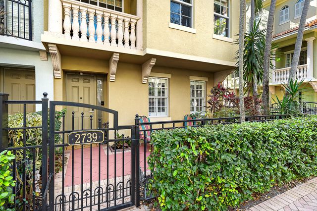 2739 Ravella Way, Palm Beach Gardens, FL 33410