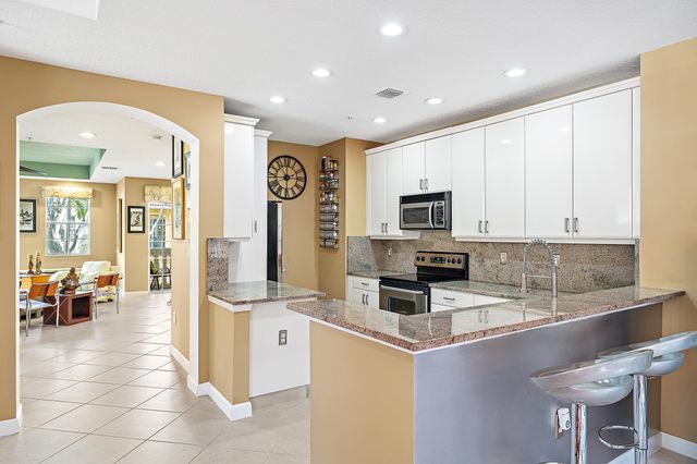 2739 Ravella Way, Palm Beach Gardens, FL 33410