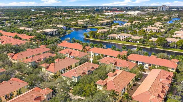 2739 Ravella Way, Palm Beach Gardens, FL 33410