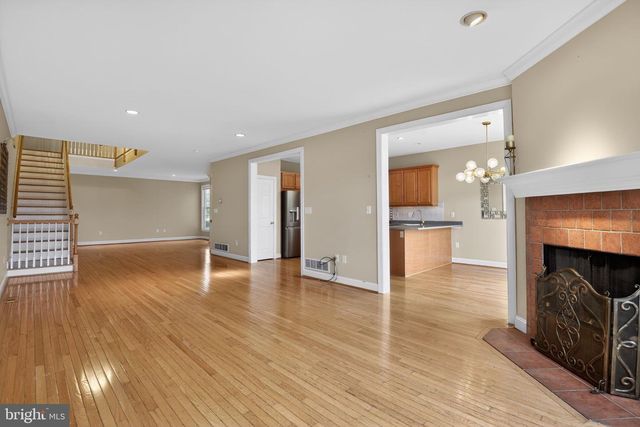 803 WHISPERING BROOKE DR, Newtown Square, PA 19073