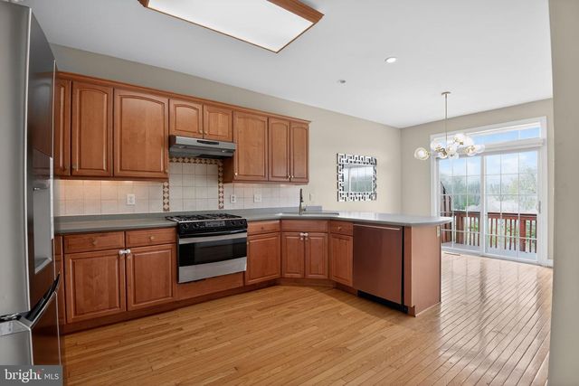 803 WHISPERING BROOKE DR, Newtown Square, PA 19073
