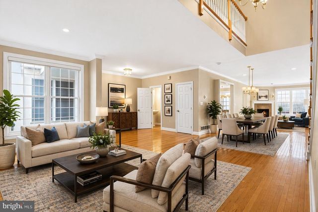 803 WHISPERING BROOKE DR, Newtown Square, PA 19073