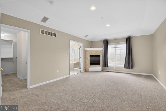 803 WHISPERING BROOKE DR, Newtown Square, PA 19073