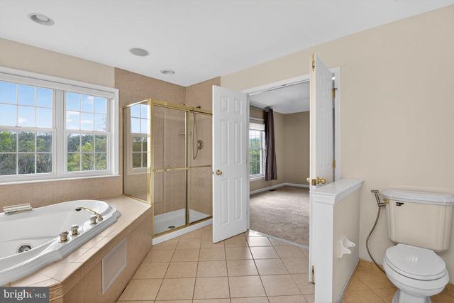803 WHISPERING BROOKE DR, Newtown Square, PA 19073