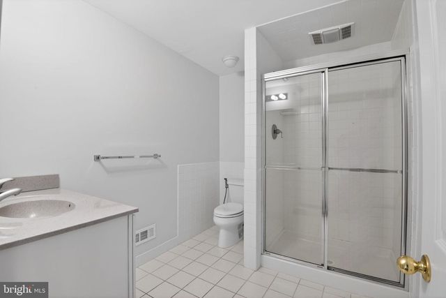 803 WHISPERING BROOKE DR, Newtown Square, PA 19073